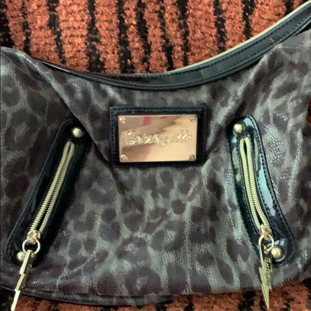 Betsey Johnson "betseyville" handbag in .EUC